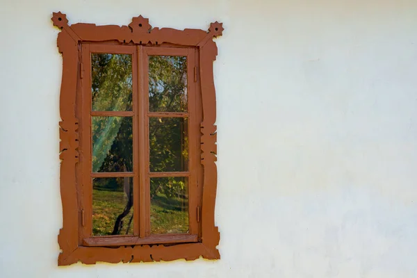 Stare Zabytkowe Retro Vintage Autentyczne Drewniane Okno Rustykalnego Domu Moldovan — Zdjęcie stockowe
