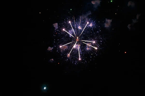 Fuochi Artificio Molto Belli Contro Cielo Nero Con Spazio Copia — Foto Stock