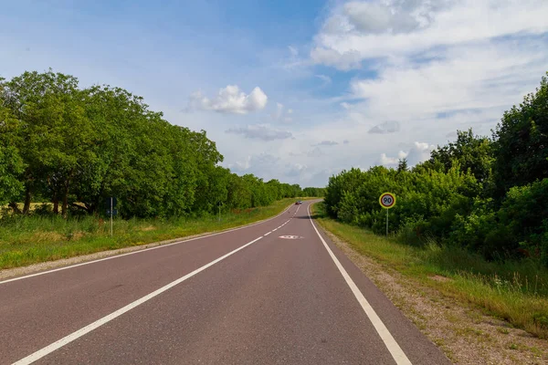 İyi yol ya da uluslararası otoyol. Metin veya yazıtlar için kopyalama alanı olan arkaplan.