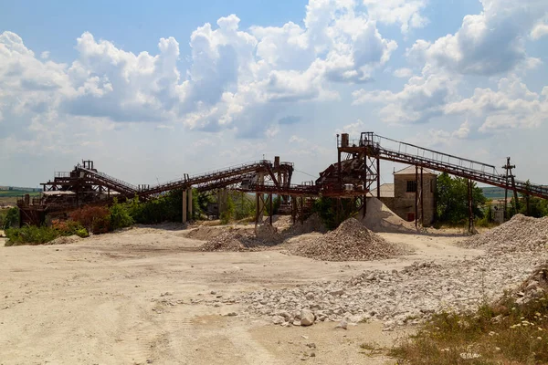 Ein Alter Steinbruch Zur Herstellung Von Kalkstein Industriellen Maßstab Naturstein — Stockfoto