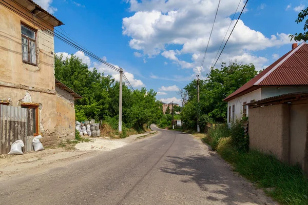 街の通りだ イラスト編集を担当 2021年6月28日オタチ モルドバ コピースペースの背景 — ストック写真