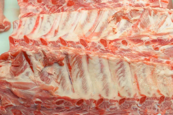 Bordák Egy Élelmiszerbolt Húsrészlegén Háttér Szelektív Fókusszal Szöveg Vagy Betűmásolási — Stock Fotó