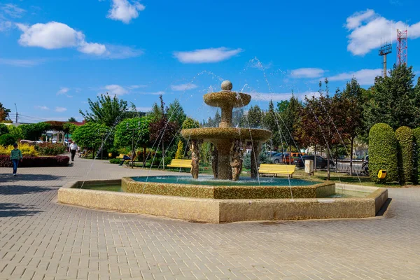 Fontein Het Centrale Park Van Stad Welkom Gagauzia Illustratief Redactioneel — Stockfoto