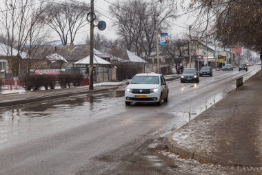 20 Ocak 2021 Balti veya Beltsy Moldova, Kışın kötü yollar. İllüstrasyon Editörü