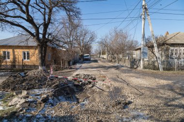 21 Ocak 2021 Balti veya Beltsy Moldova, Kışın kötü yollar. İllüstrasyon Editörü