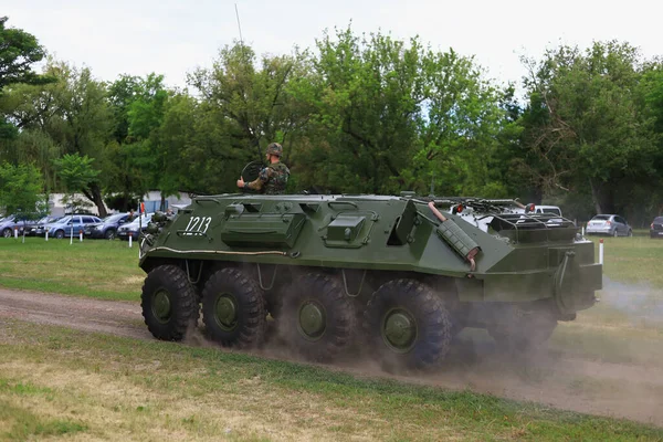军事重型装备演习 示范军事演习 2020年7月14日 摩尔多瓦巴尔蒂 说明性编辑 — 图库照片