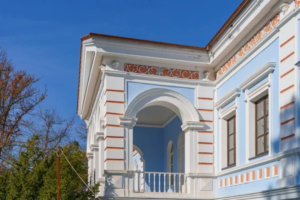 Klassisch Russische Architektur Des Jahrhunderts Mit Typischen Flachreliefs Willkommen Moldawien — Stockfoto