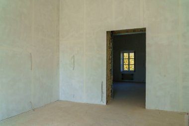 Eski binaların restorasyonu. İç yapı elementi oluşturuluyor. Seçici odak arkaplanı ve metin veya harf için kopyalama alanı