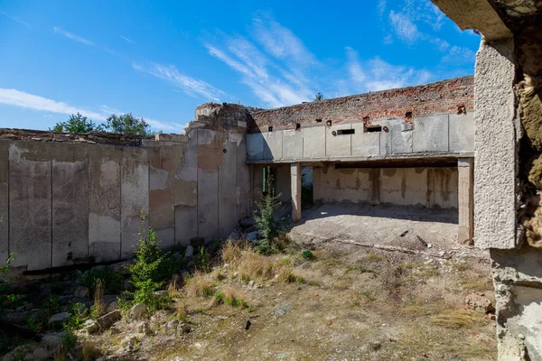 Разрушенное Заброшенное Здание Необычные Детали Апокалиптической Архитектуры Фон — стоковое фото