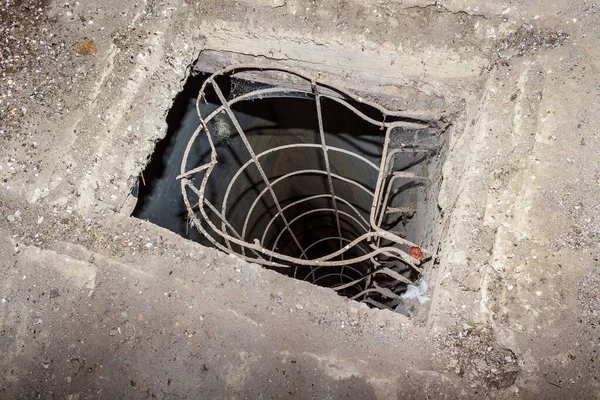 Terrible Creepy Descent Sewers Entrance Underground Utilities Background Copy Space — Stock Photo, Image