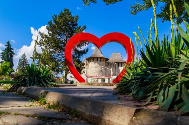 Turistlerin başlıca ilgi odağı Soroca kenti ve Moldova ülkesidir. 15. yüzyıl kalesi Stefan cel Mare tarafından inşa edildi. Moldova 'ya Hoşgeldiniz