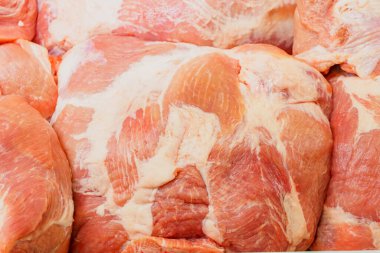 Taze çiğ et. Perakende bakkalında doğal vitaminler ve temel amino asitler. Metin için kopyalama alanı olan seçici odak.