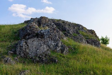 Doğu Avrupa 'nın dağlık doğası. Metin veya yazıtlar için kopyalama alanı olan arkaplan