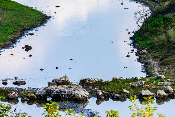 河流消失 水库干涸 地球的生态问题 带有文本复制空间的背景 — 图库照片