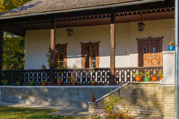 Casa Antiga Autêntica Moldávia Fundo Natural Outono Com Espaço Cópia — Fotografia de Stock