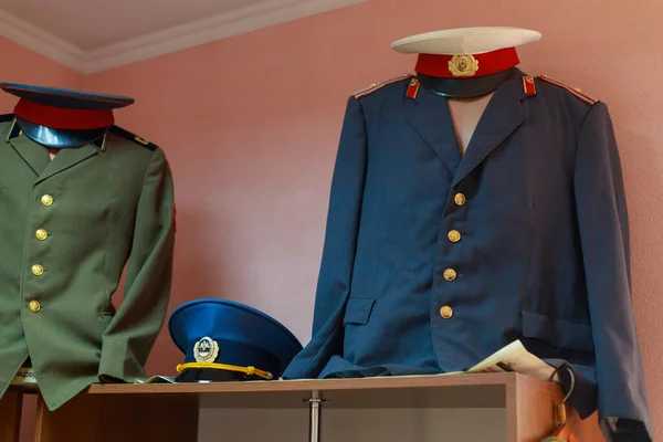 選択的フォーカスとヴィンテージソビエトの制服 テキストのコピースペースを持つ背景 — ストック写真