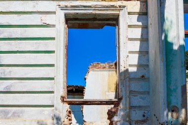 Eski mimarinin terk edilmiş tarihi ve kültürel mirası. Kıyametin olağandışı ayrıntıları. Arkaplan