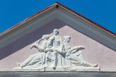 Barışçıl kadınlar için antik bir anıt. Metin için kopyalama alanı olan arkaplan