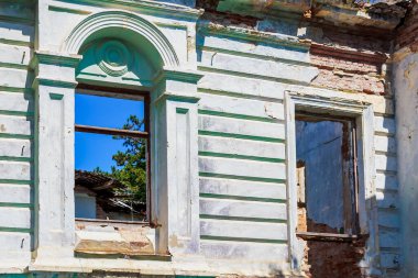 Eski mimarinin terk edilmiş tarihi ve kültürel mirası. Kıyametin olağandışı ayrıntıları. Arkaplan