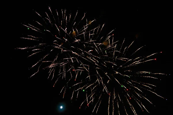 Fuegos Artificiales Muy Hermosos Contra Cielo Negro Con Espacio Copia —  Fotos de Stock