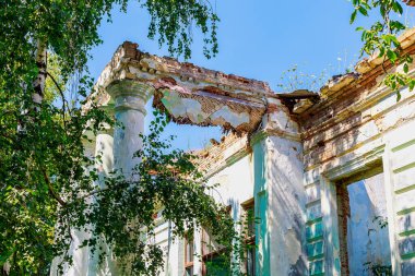 Eski mimarinin terk edilmiş tarihi ve kültürel mirası. Kıyametin olağandışı ayrıntıları. Arkaplan
