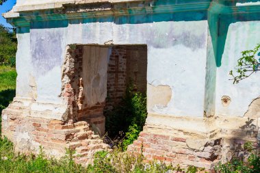 Eski mimarinin terk edilmiş tarihi ve kültürel mirası. Kıyametin olağandışı ayrıntıları. Arkaplan