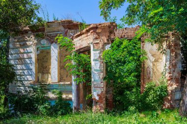 Eski mimarinin terk edilmiş tarihi ve kültürel mirası. Kıyametin olağandışı ayrıntıları. Arkaplan