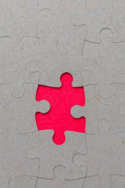 Tek elementi olmayan bulmacalar. Metin veya yazı için boşluk kopyala. Dikey resim.