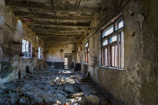 Destroyed Abandoned Military Barracks Background Selective Focus Copy Space Text — Stock Photo, Image