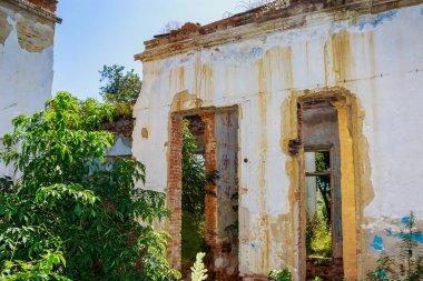 Eski mimarinin terk edilmiş tarihi ve kültürel mirası. Kıyametin olağandışı ayrıntıları. Arkaplan