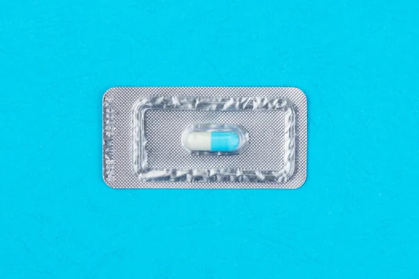 Blister Embalagem Comprimido Comprimido Muito Importante Caro Clássico Fundo Azul — Fotografia de Stock