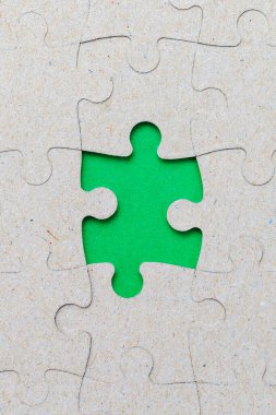 Tek elementi olmayan bulmacalar. Metin veya yazı için boşluk kopyala. Dikey resim.