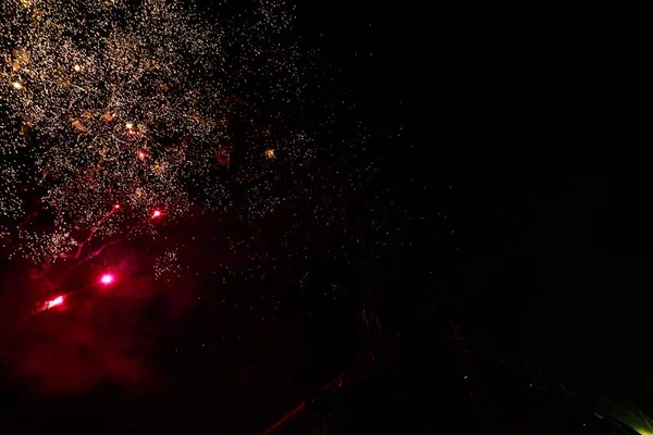 Tűzijáték Szikrázik Fekete Háttér Másolási Hely Szöveg Vagy Feliratok Egy — Stock Fotó