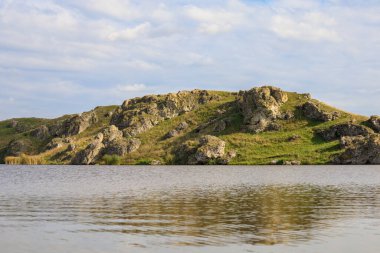 Doğu Avrupa 'nın dağlık doğası. Metin veya yazıtlar için kopyalama alanı olan arkaplan
