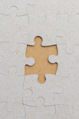 Tek elementi olmayan bulmacalar. Metin veya yazı için boşluk kopyala. Dikey resim.