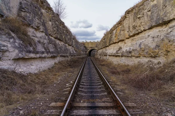 Järnvägen Ravinen Bakgrund Eller Kopieringsutrymme För Text — Stockfoto