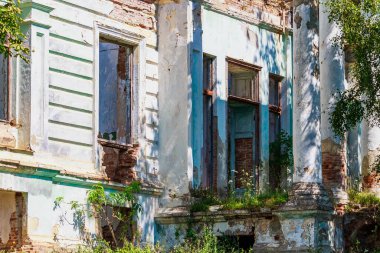 Eski mimarinin terk edilmiş tarihi ve kültürel mirası. Kıyametin olağandışı ayrıntıları. Arkaplan