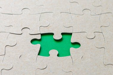 Tek elementi olmayan bulmacalar. Metin veya yazı için boşluk kopyala.