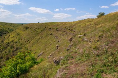 Doğu Avrupa 'nın dağlık doğası. Metin veya yazıtlar için kopyalama alanı olan arkaplan