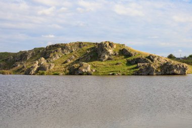 Doğu Avrupa 'nın dağlık doğası. Metin veya yazıtlar için kopyalama alanı olan arkaplan