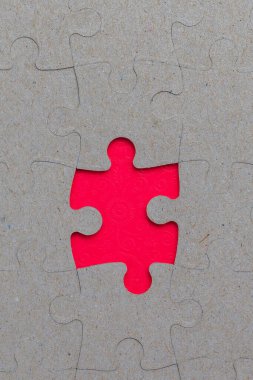 Tek elementi olmayan bulmacalar. Metin veya yazı için boşluk kopyala. Dikey resim.