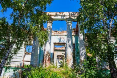 Eski mimarinin terk edilmiş tarihi ve kültürel mirası. Kıyametin olağandışı ayrıntıları. Arkaplan