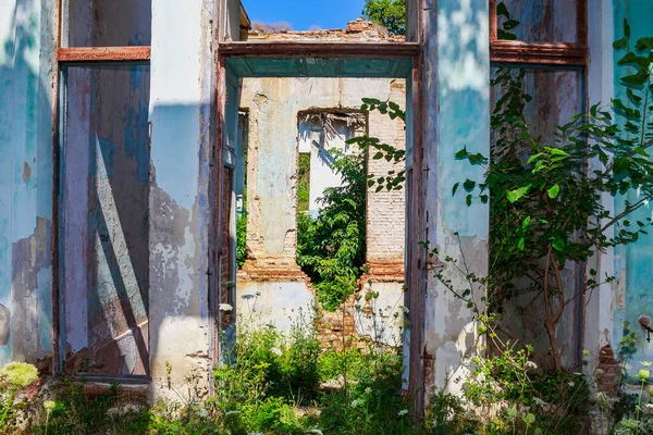 Eski Mimarinin Terk Edilmiş Tarihi Kültürel Mirası Kıyametin Olağandışı Ayrıntıları — Stok fotoğraf