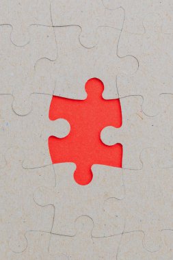 Tek elementi olmayan bulmacalar. Metin veya yazı için boşluk kopyala. Dikey resim.