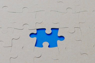 Tek elementi olmayan bulmacalar. Metin veya yazı için boşluk kopyala.