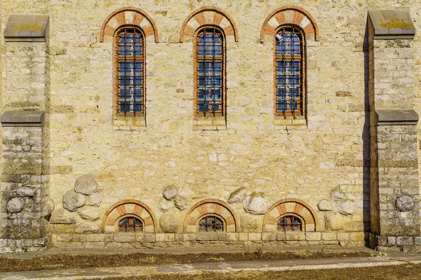 Windows Ancient Stone Building Classical Architecture Background Selective Focus Copy — Fotografia de Stock