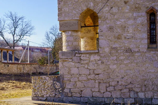天然石で作られた古典建築の古い建物 テキストの選択フォーカスとコピースペースを持つ背景 — ストック写真