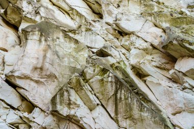 Doku, vahşi doğada kaya oluşumunu çatlattı. Metin için kopyalama alanı olan arkaplan