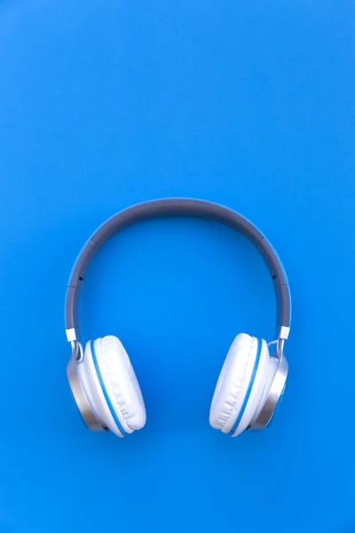 Wireless Headphones Blue Background Space Text — Stock Photo, Image