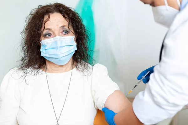 Older Caucasian Woman Face Mask Being Vaccinated Healthcare Worker Covid — Photo